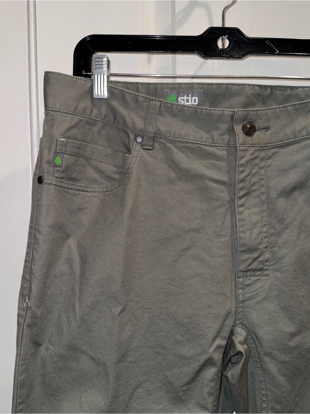 Stio Men's Olive Chino Pants